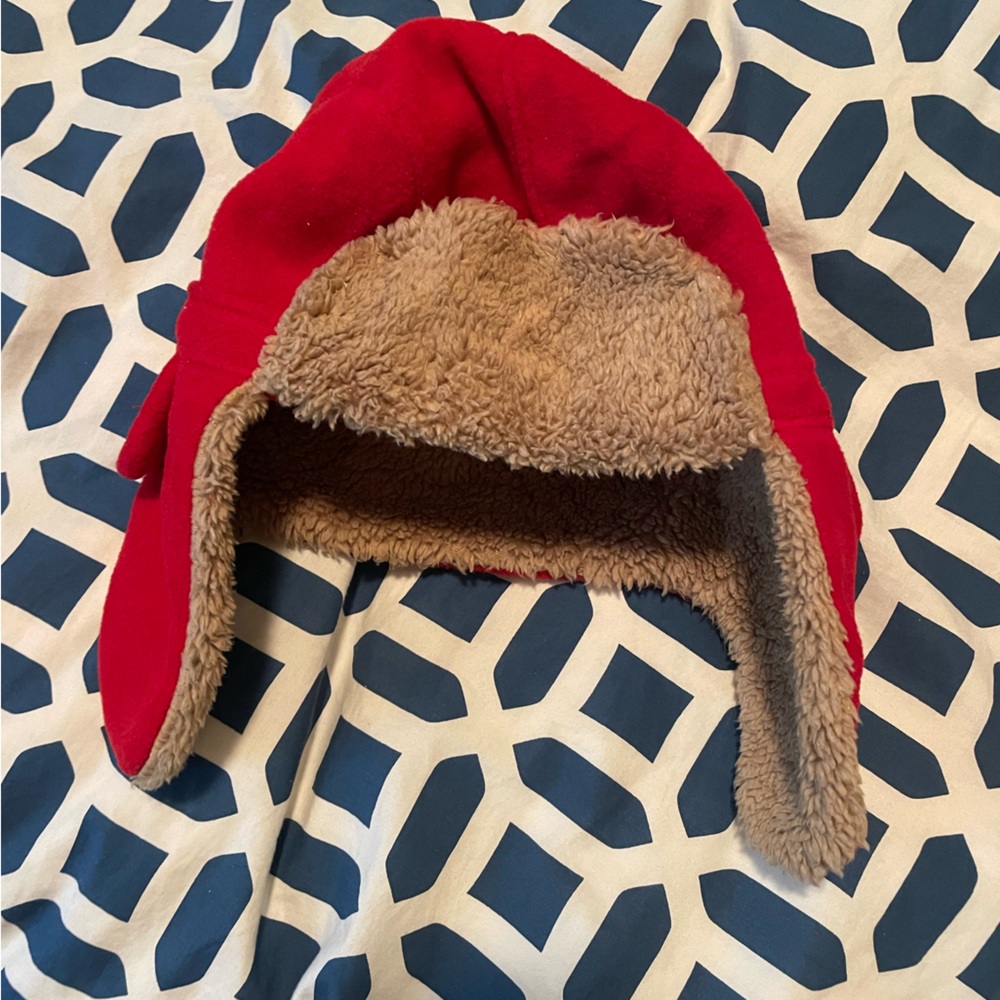 Red winter headwear - ear flap. Gap kids. S/M